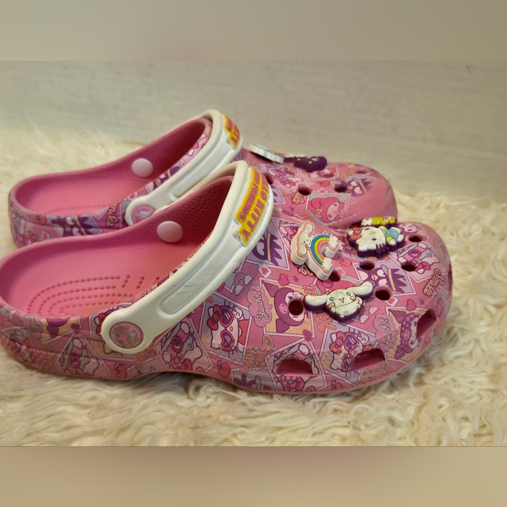Hello Kitty  Crocs -Pink - Picture 6 of 16